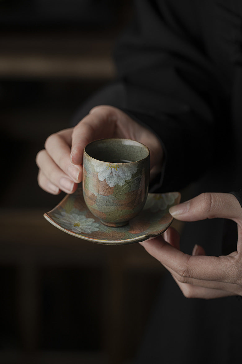 This is a ceramic teapot.this is a ceramic gaiwan