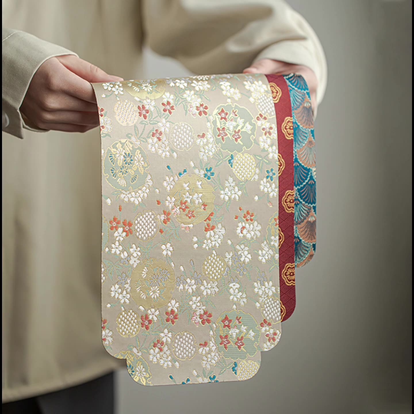 This is a silk brocade chaxi tea mat. this is a waterproof table cloth