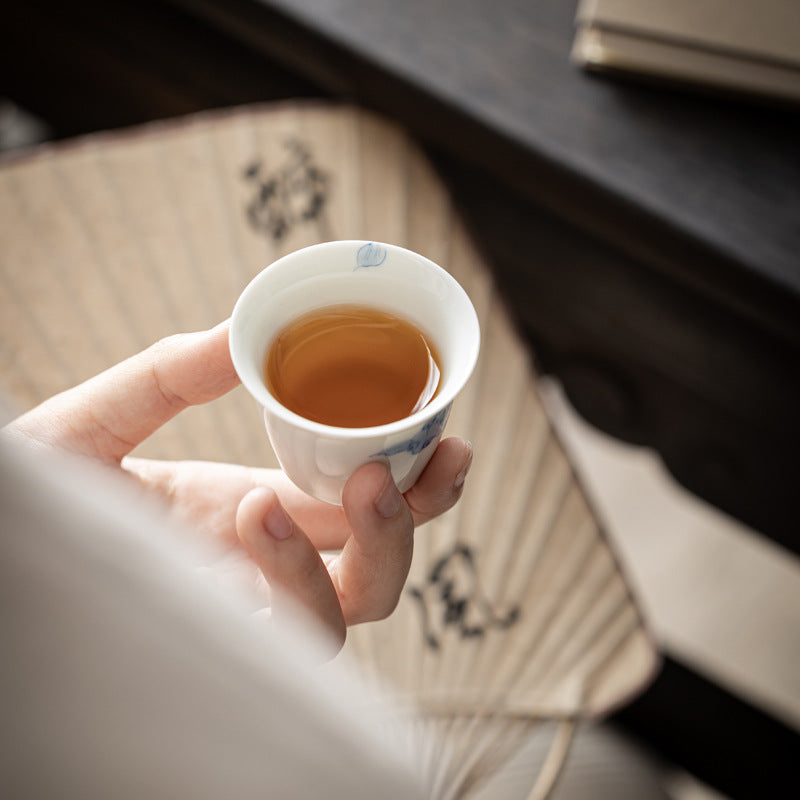 This is a ceramic teapot.this is a ceramic gaiwan