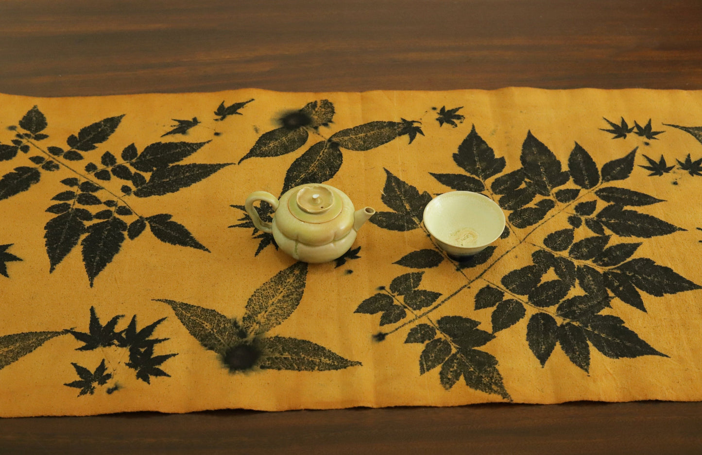 this is Chinese hand dyed tea table cloth tea mat
