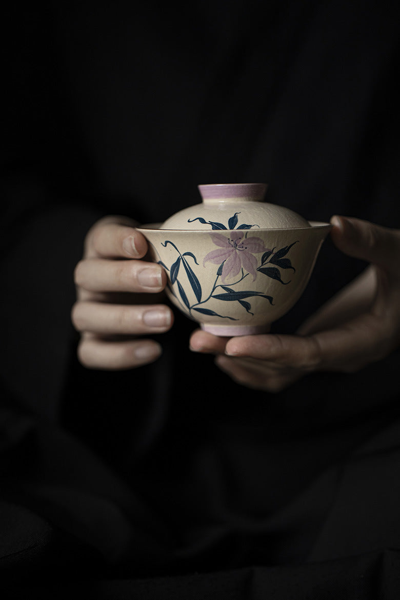 This is a cosmetic clay gaiwan teapot