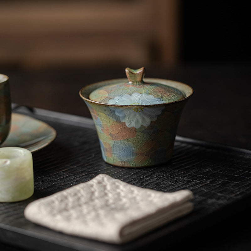 This is a ceramic teapot.this is a ceramic gaiwan
