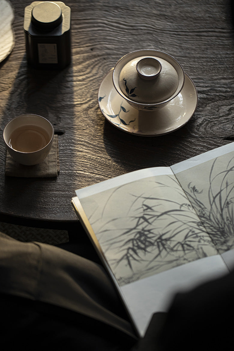 This is a cosmetic clay gaiwan teapot