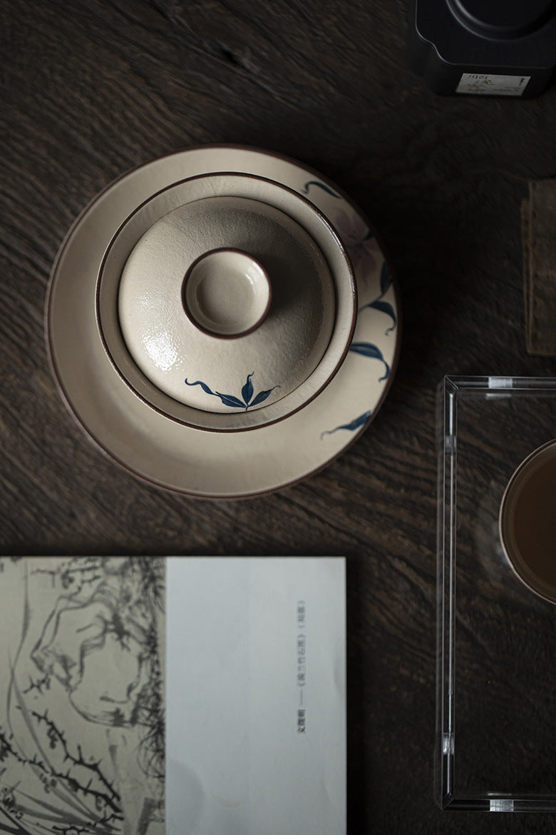 This is a cosmetic clay gaiwan teapot