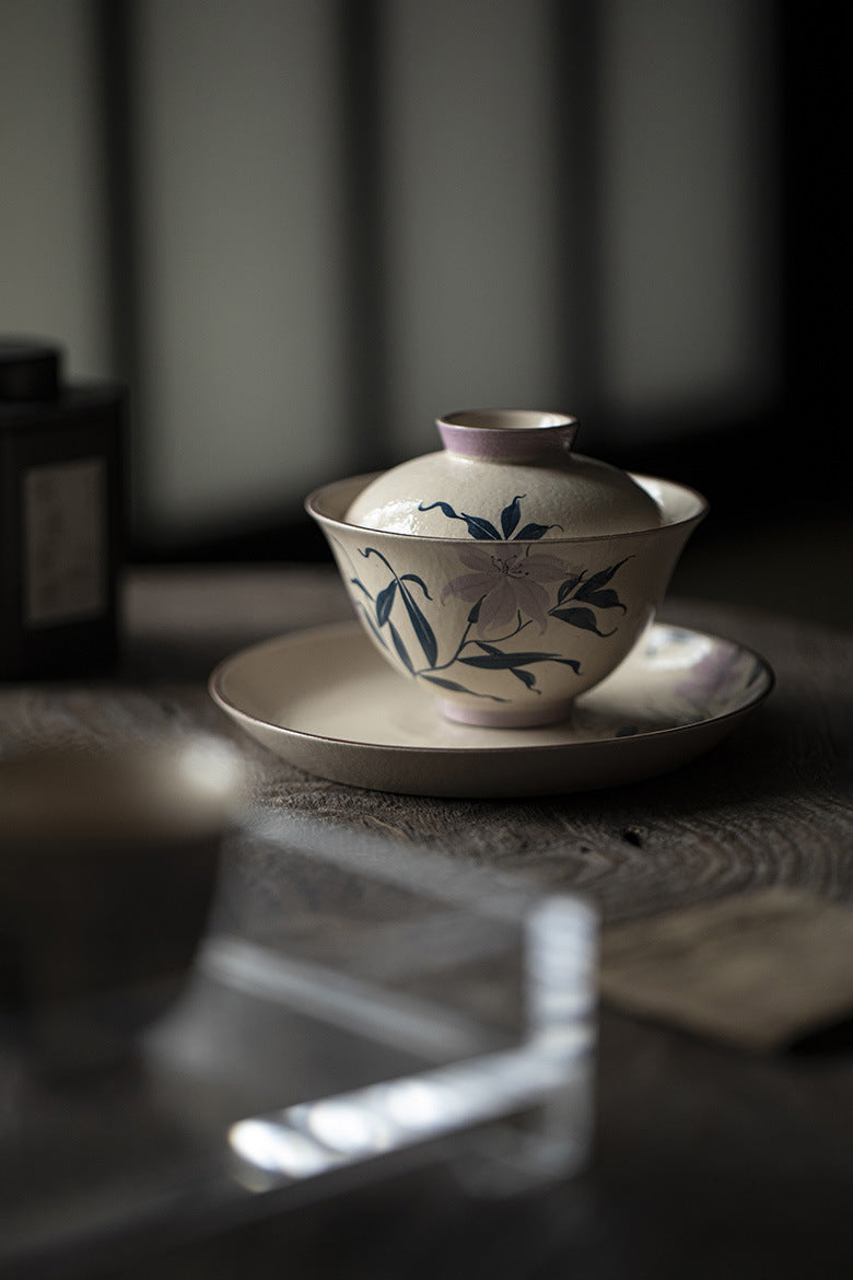 This is a cosmetic clay gaiwan teapot