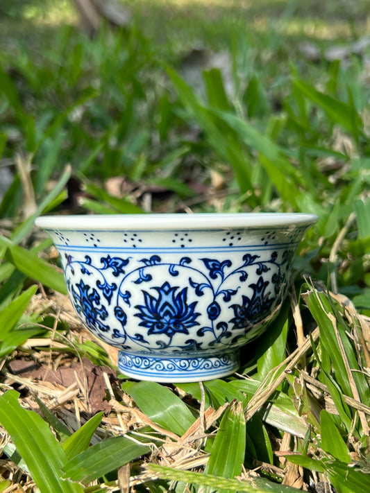 Hand Painted Chinese Blue and White Porcelain Lotus Of Twined Stems Gaiwan Pot Tea Maker Jingdezhen Master Ceramic Artwork