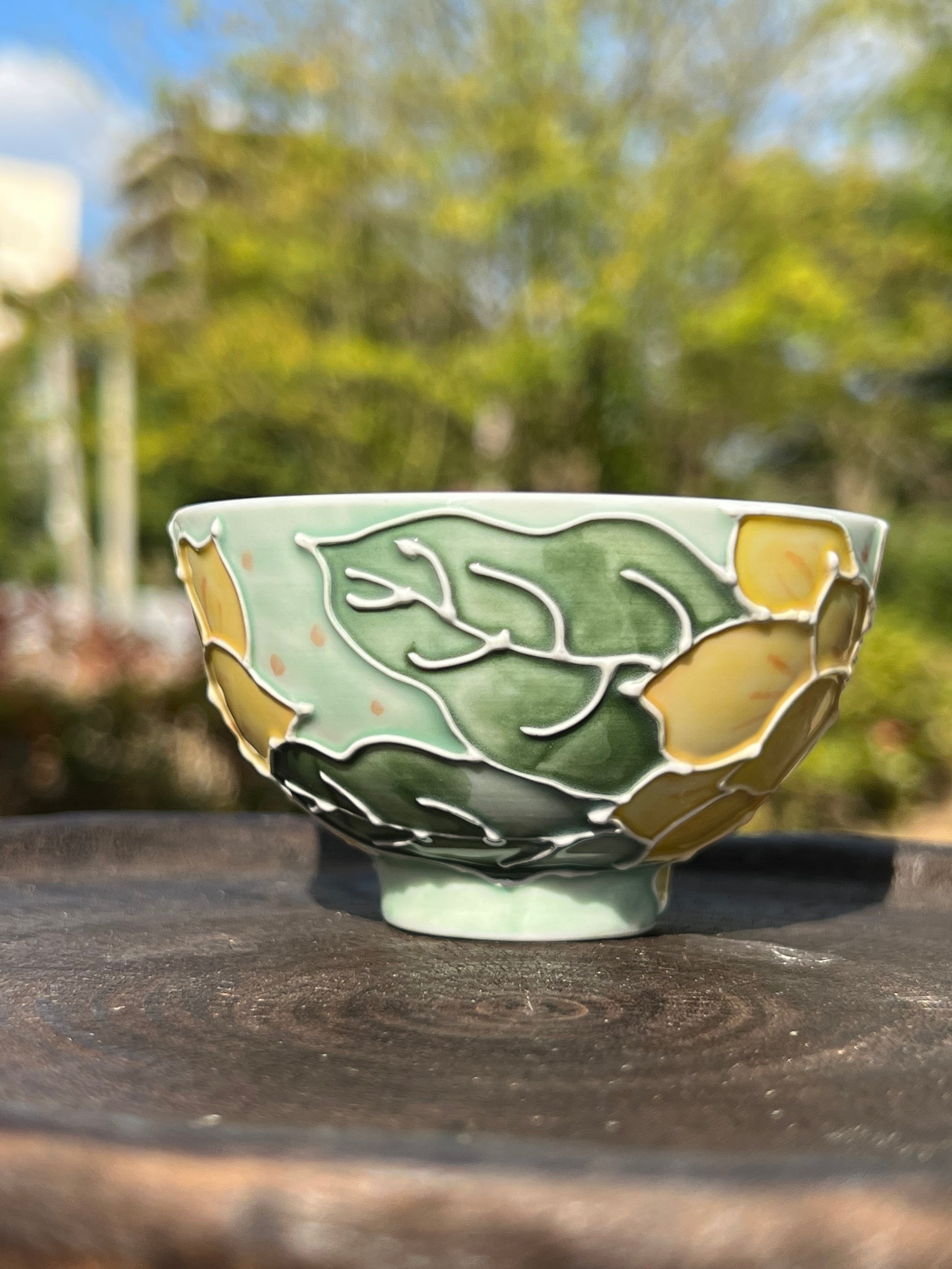 This is Chinese Arita ware teacup. this is a ceramic teacup