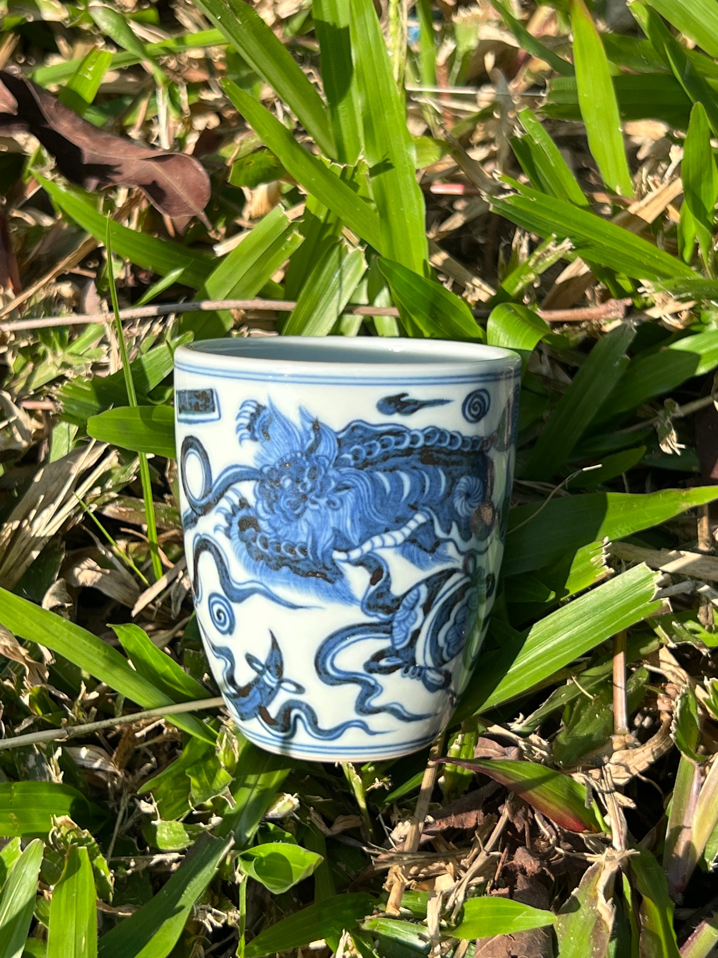 Hand Painted Chinese Blue And White Porcelain Lion Teacup Jingdezhen Master Ceramic Artwork