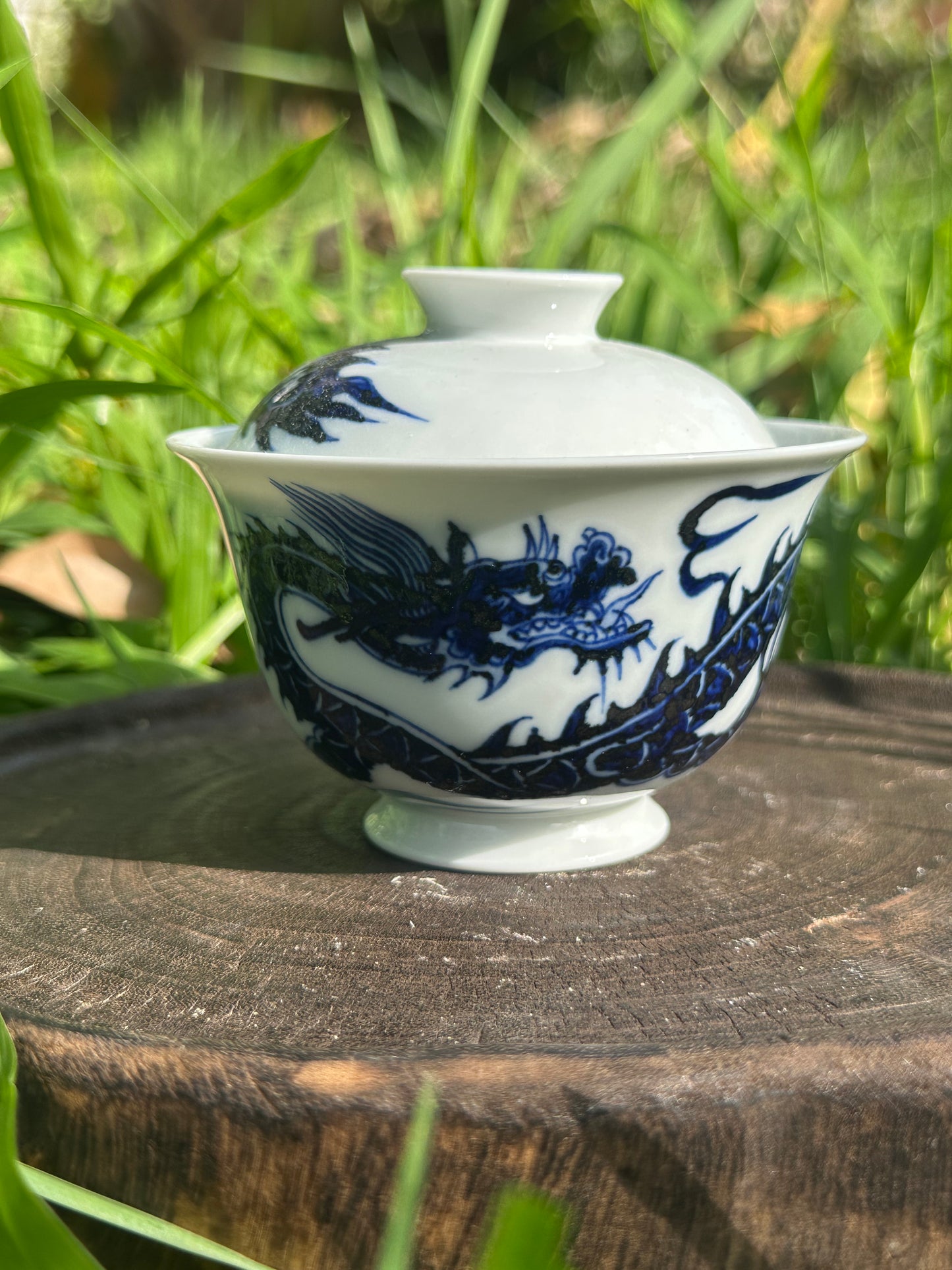 Chinese Handpainted Dragon Blue and White Porcelain Jingdezhen Gaiwan Master Artwork