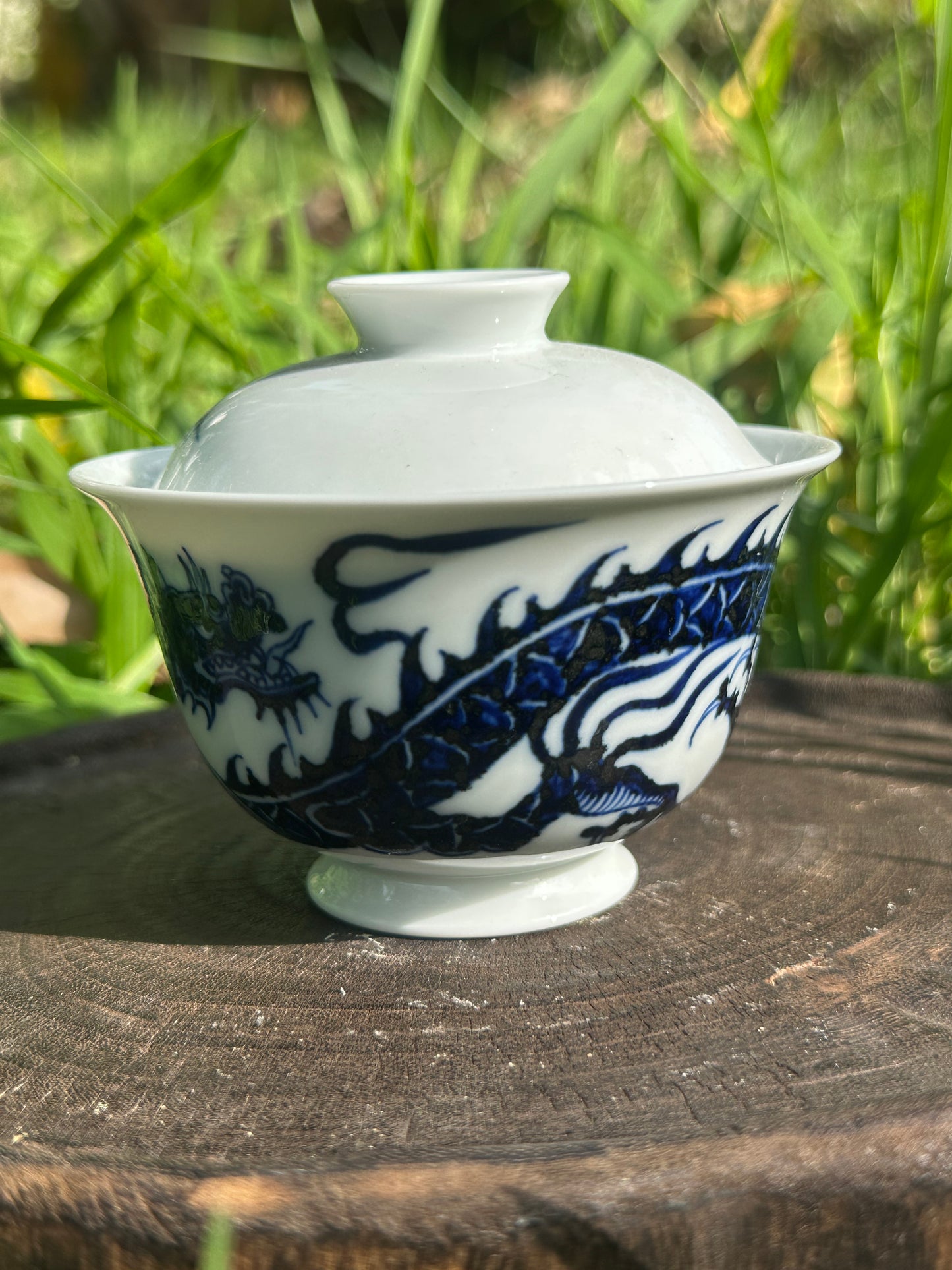 Chinese Handpainted Dragon Blue and White Porcelain Jingdezhen Gaiwan Master Artwork