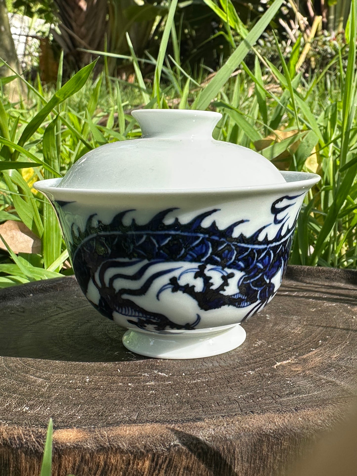 Chinese Handpainted Dragon Blue and White Porcelain Jingdezhen Gaiwan Master Artwork