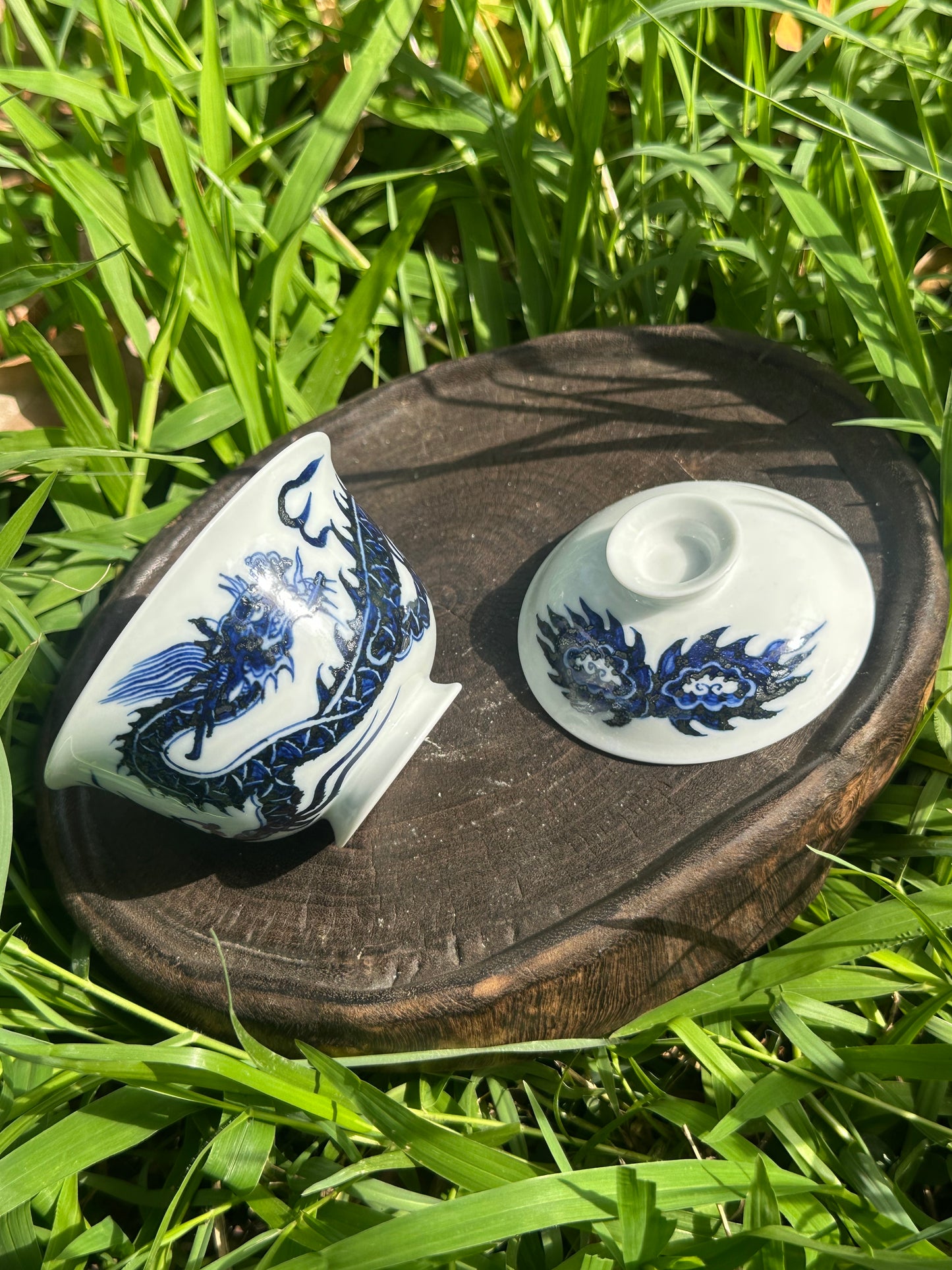 Chinese Handpainted Dragon Blue and White Porcelain Jingdezhen Gaiwan Master Artwork