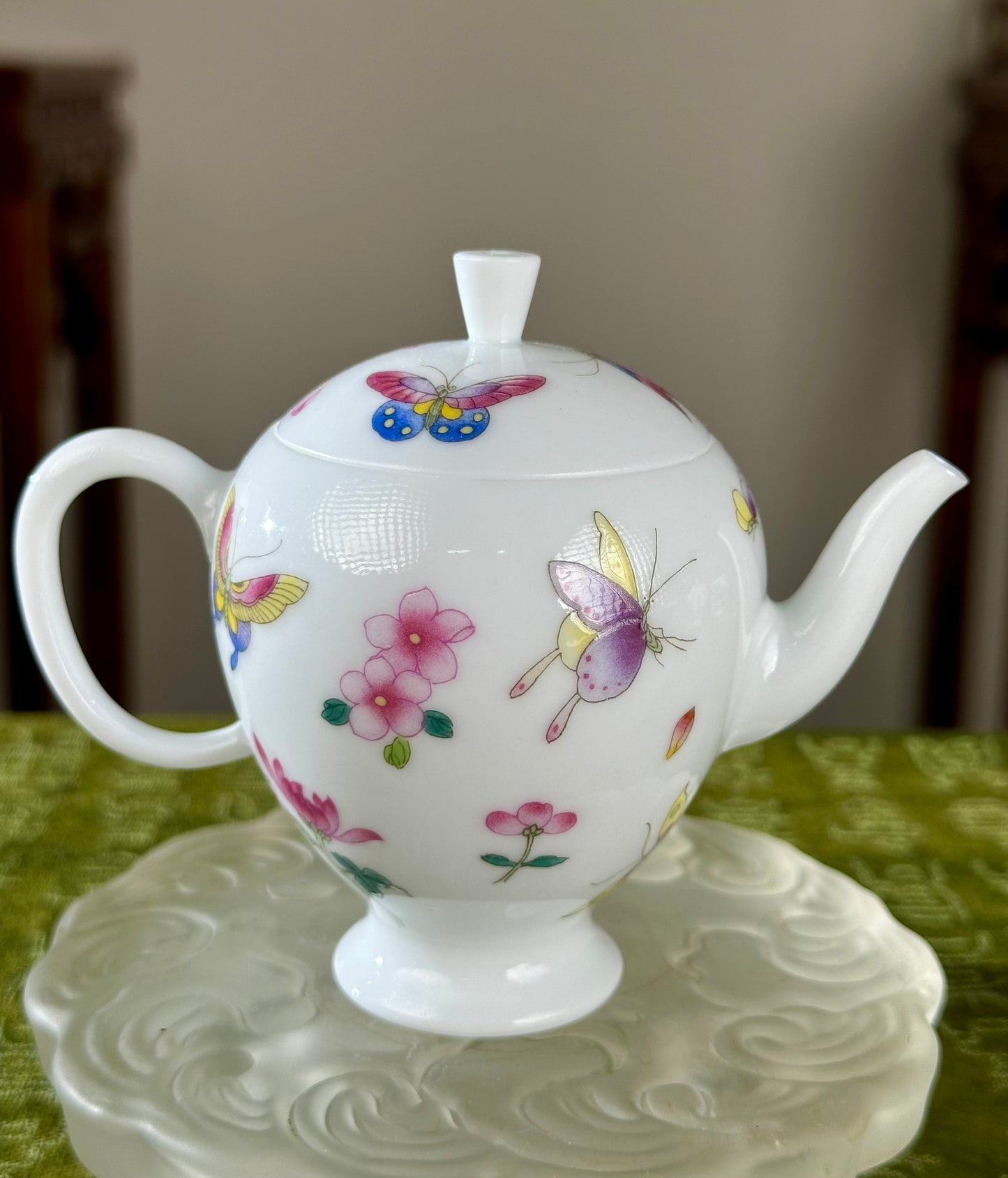 Handpainted Chinese Enamel Flower Butterfly Traditional White Porcelain Artwork Teapot