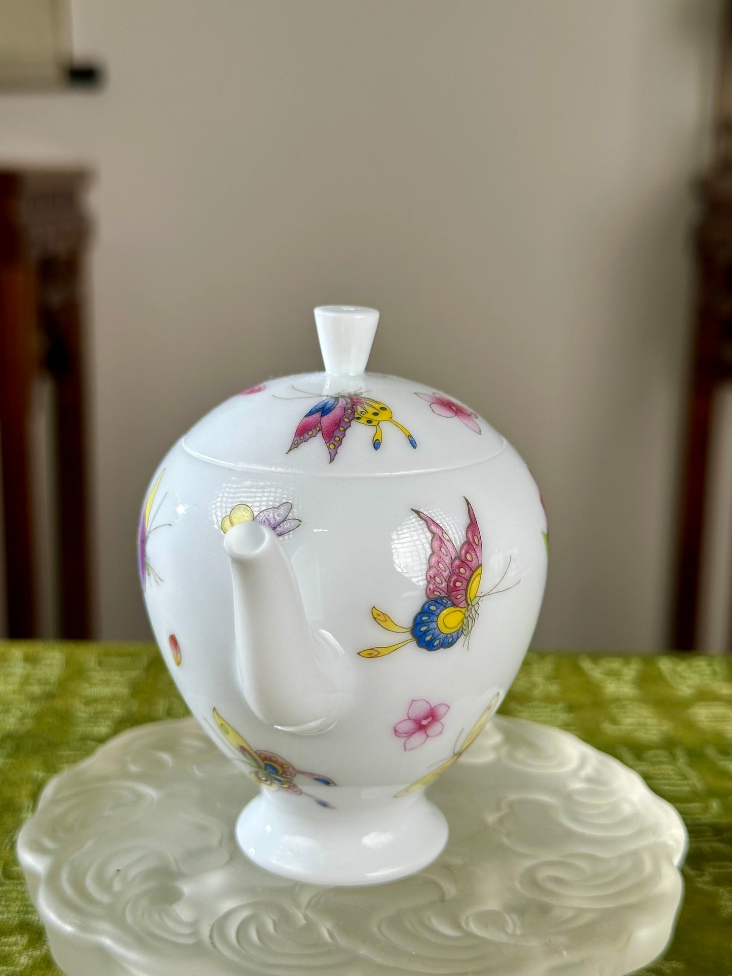 Handpainted Chinese Enamel Flower Butterfly Traditional White Porcelain Artwork Teapot