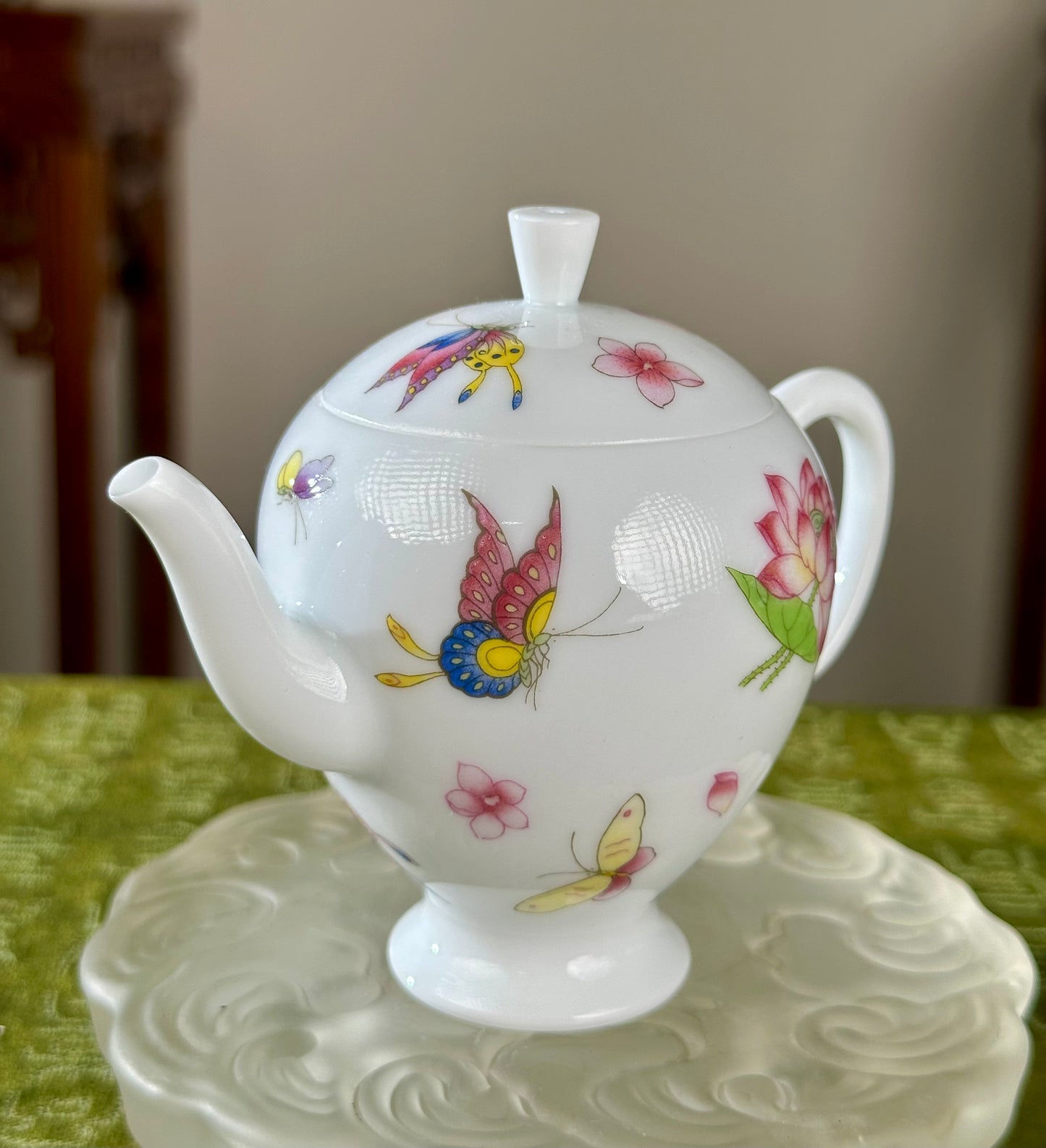 Handpainted Chinese Enamel Flower Butterfly Traditional White Porcelain Artwork Teapot