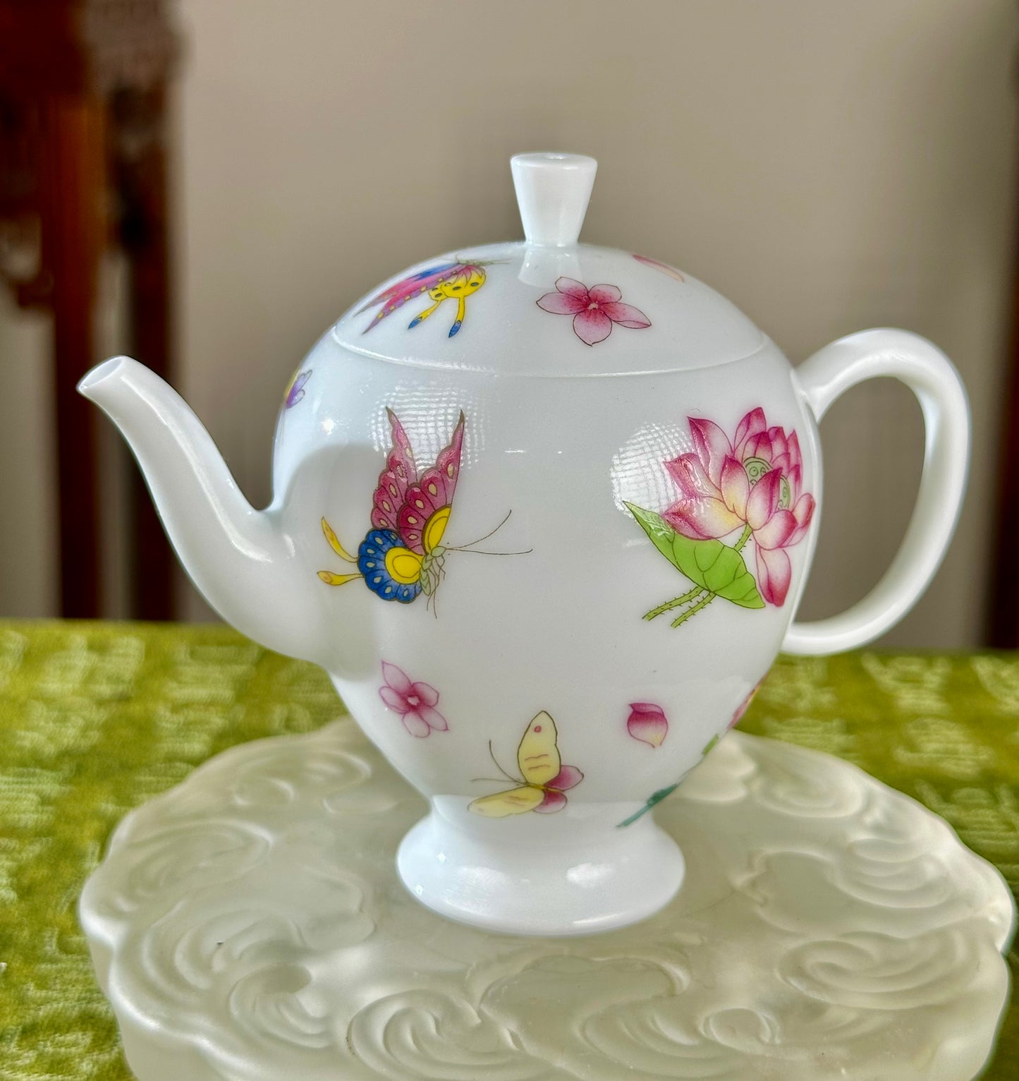 Handpainted Chinese Enamel Flower Butterfly Traditional White Porcelain Artwork Teapot