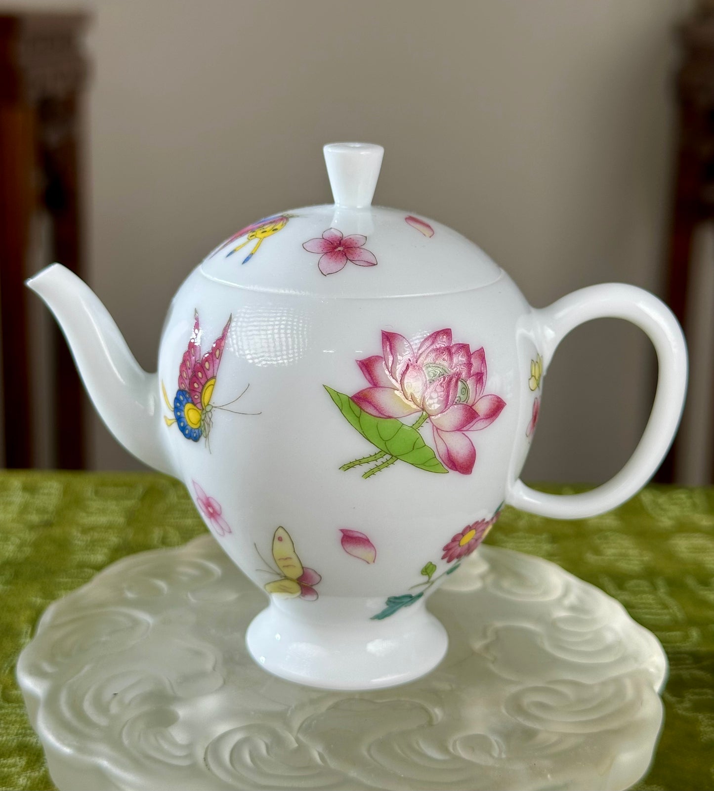Handpainted Chinese Enamel Flower Butterfly Traditional White Porcelain Artwork Teapot