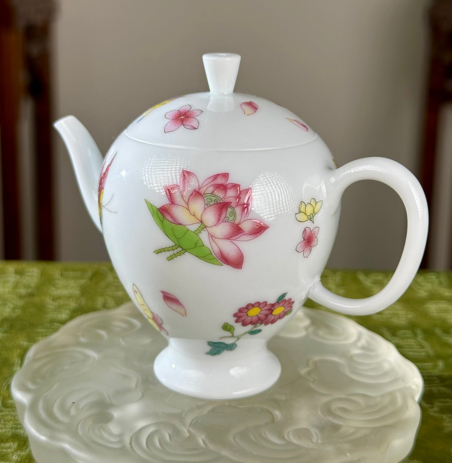Handpainted Chinese Enamel Flower Butterfly Traditional White Porcelain Artwork Teapot