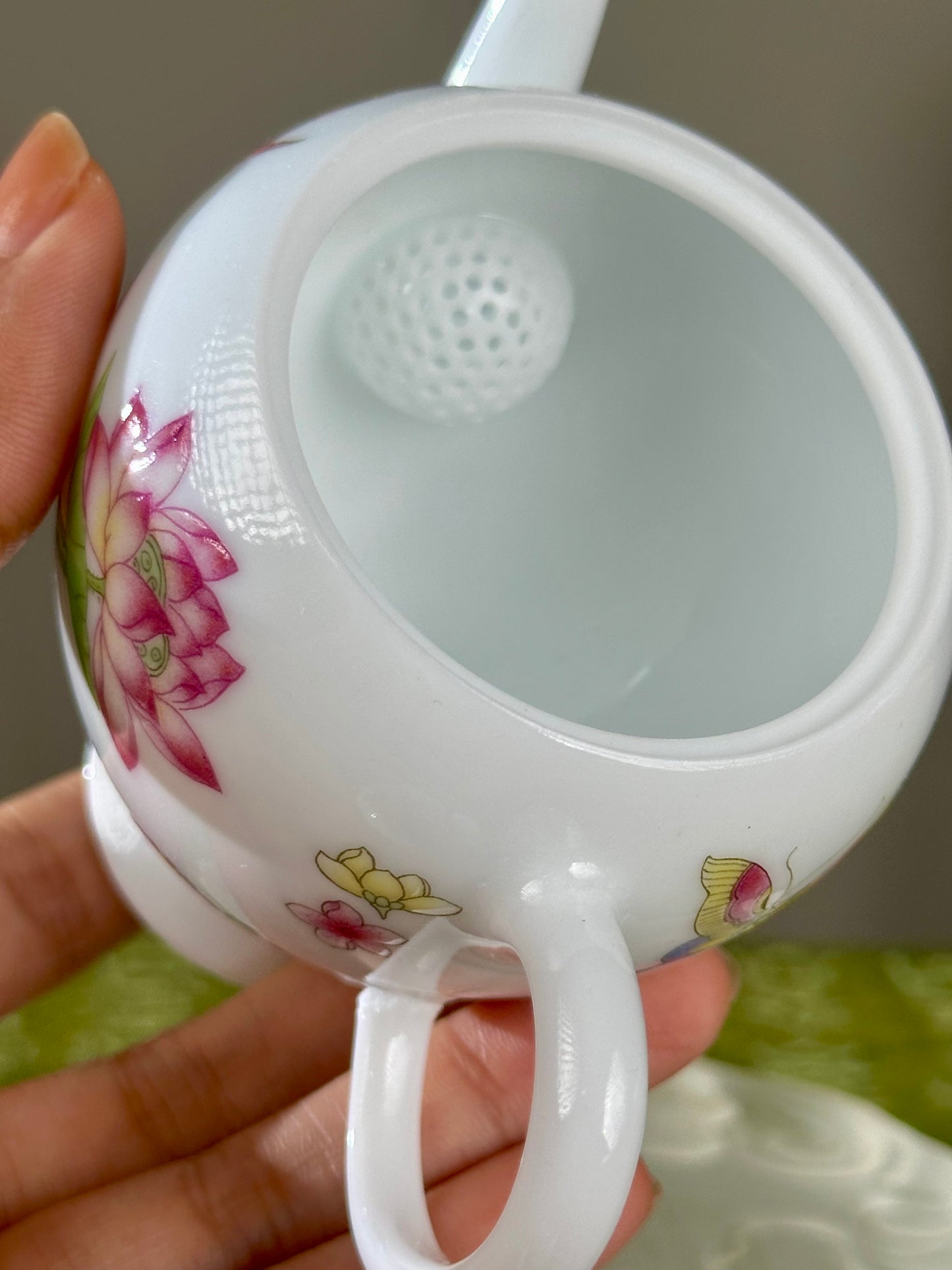 Handpainted Chinese Enamel Flower Butterfly Traditional White Porcelain Artwork Teapot