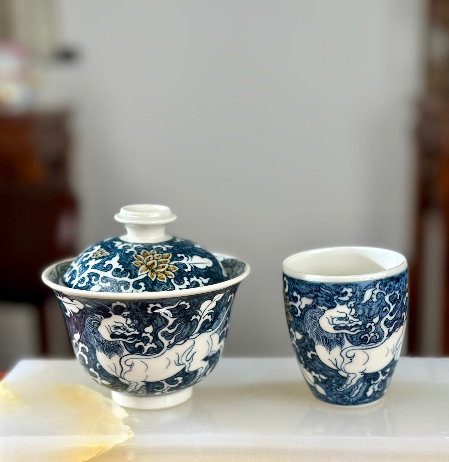Handpainted Chinese Luxious Underglaze Gold Youlijin Traditional Lion Pattern Masterpiece Gaiwan Set Artwork Teacup