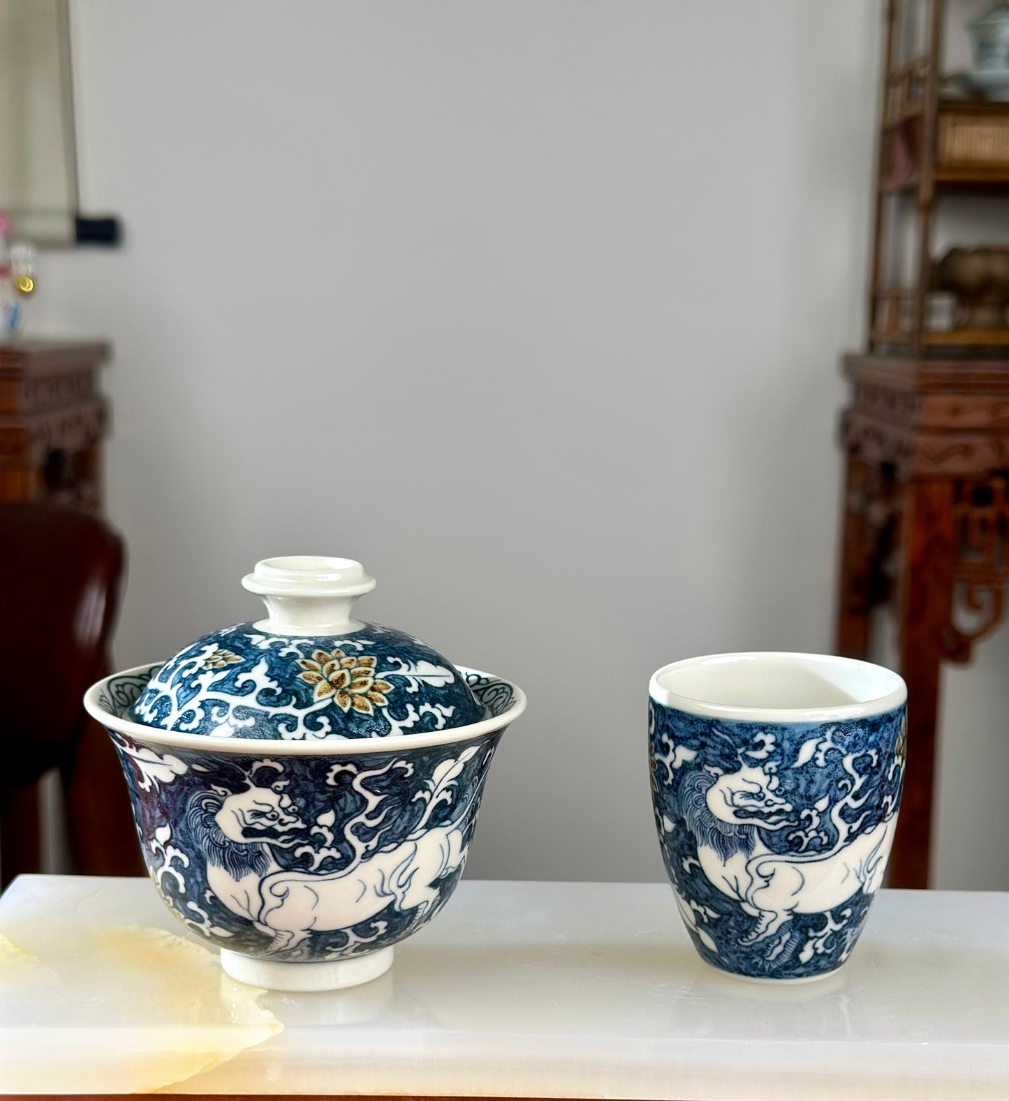 Handpainted Chinese Luxious Underglaze Gold Youlijin Traditional Lion Pattern Masterpiece Gaiwan Set Artwork Teacup