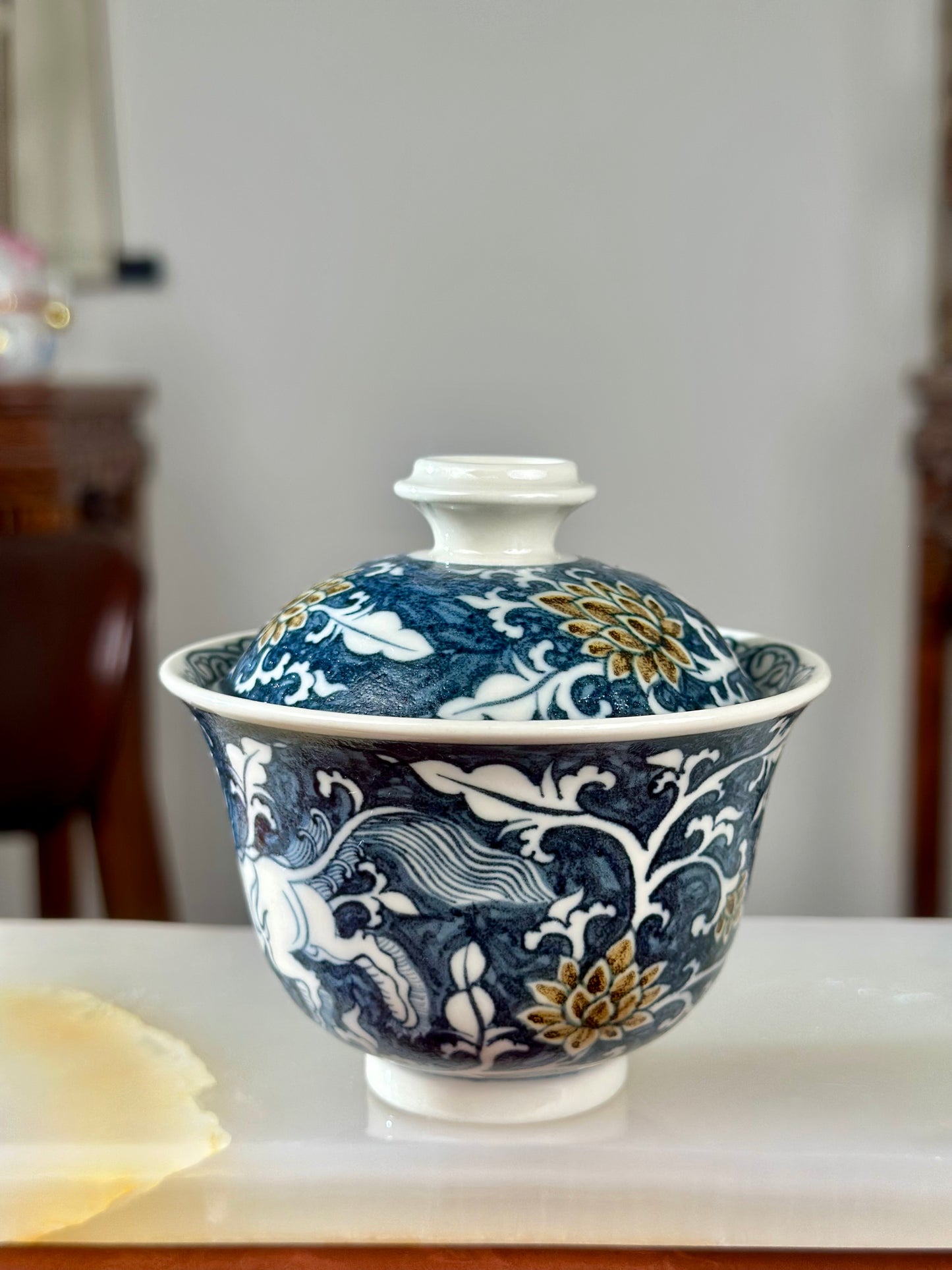 Handpainted Chinese Luxious Underglaze Gold Youlijin Traditional Lion Pattern Masterpiece Gaiwan Set Artwork Teacup