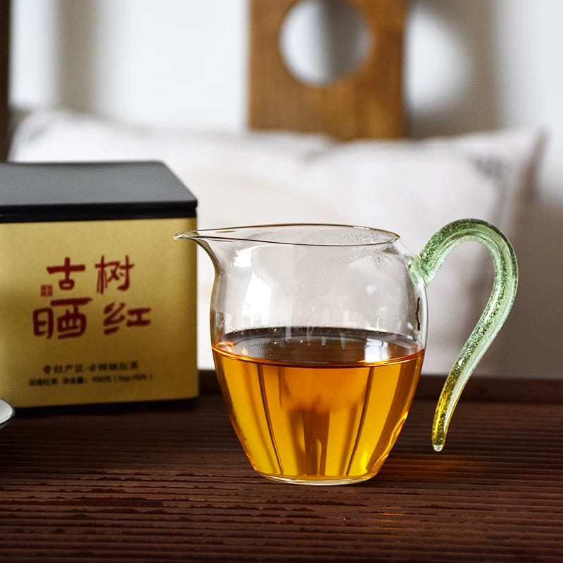 Chinese Yunnan Gushu Sun-dried Black Tea Aged Tree Red Tea Dianhong Mini Tea Cake