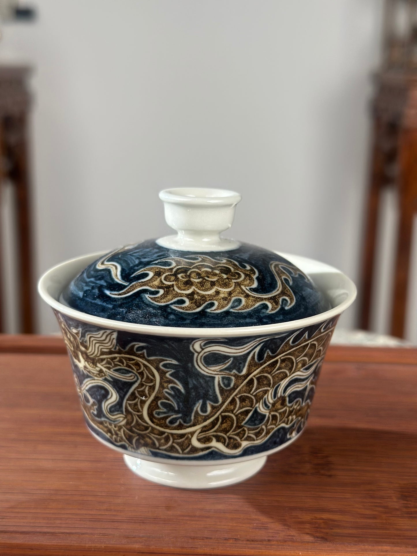 Handpainted Chinese Luxious Blue White Porcelain Underglaze Gold Youlijin Traditional Dragon Pattern Masterpiece Gaiwan Set Artwork Teacup