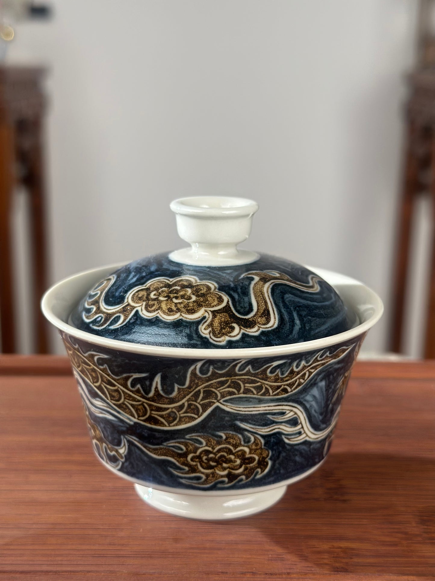 Handpainted Chinese Luxious Blue White Porcelain Underglaze Gold Youlijin Traditional Dragon Pattern Masterpiece Gaiwan Set Artwork Teacup
