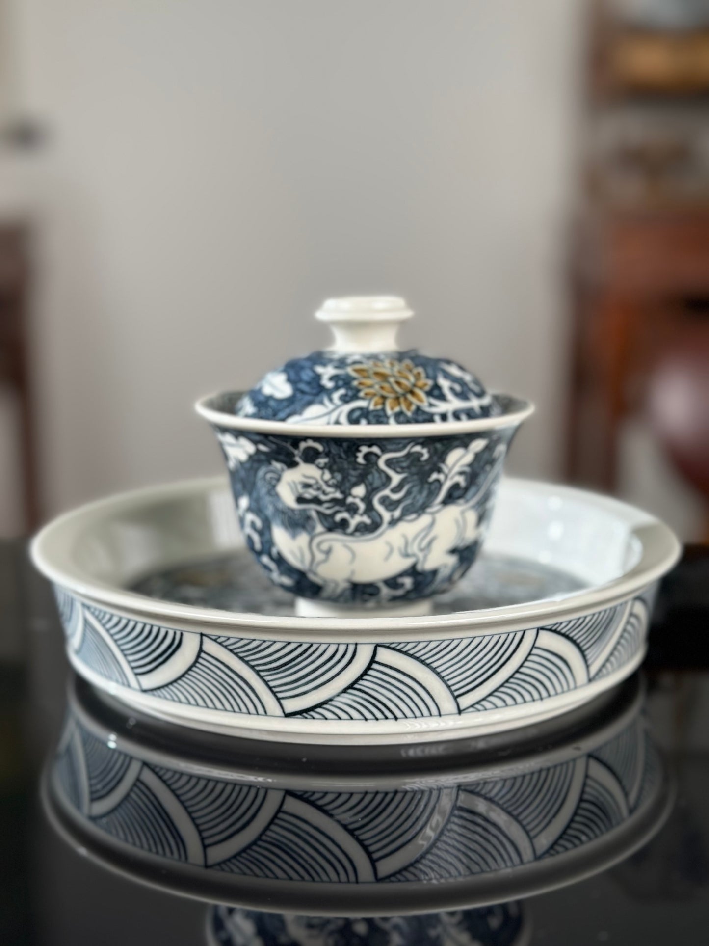 Handpainted Chinese Luxious Blue White Porcelain Underglaze Gold Youlijin Traditional Lion Pattern Masterpiece Gaiwan Set Artwork Teacup