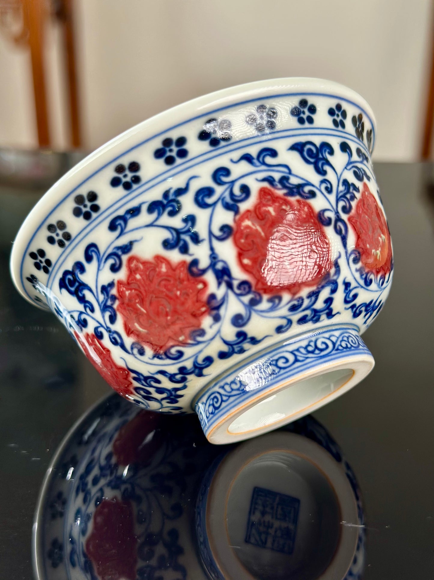 Handpainted Chinese Traditional Lotus and Twined Stem Pattern Blue and White Underglaze Red Youlihong Porcelain Jingdezhen Rotating Teacup