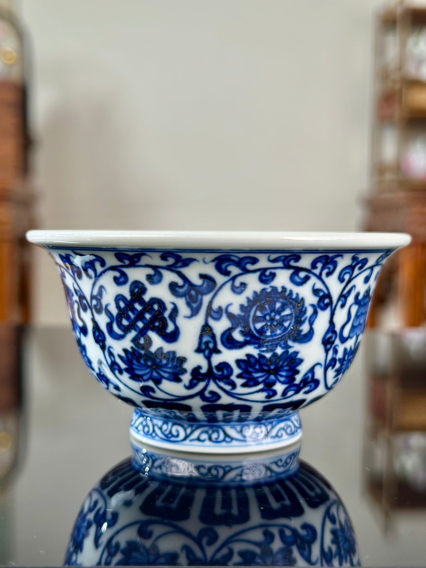 Handcrafted Chinese Hand Painted Chinese Blue and White Porcelain Lotus Flower Ceramic Artwork Teacup