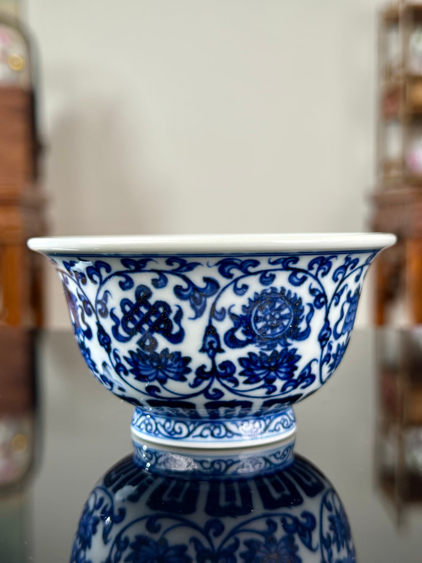 Handcrafted Chinese Hand Painted Chinese Blue and White Porcelain Lotus Flower Ceramic Artwork Teacup