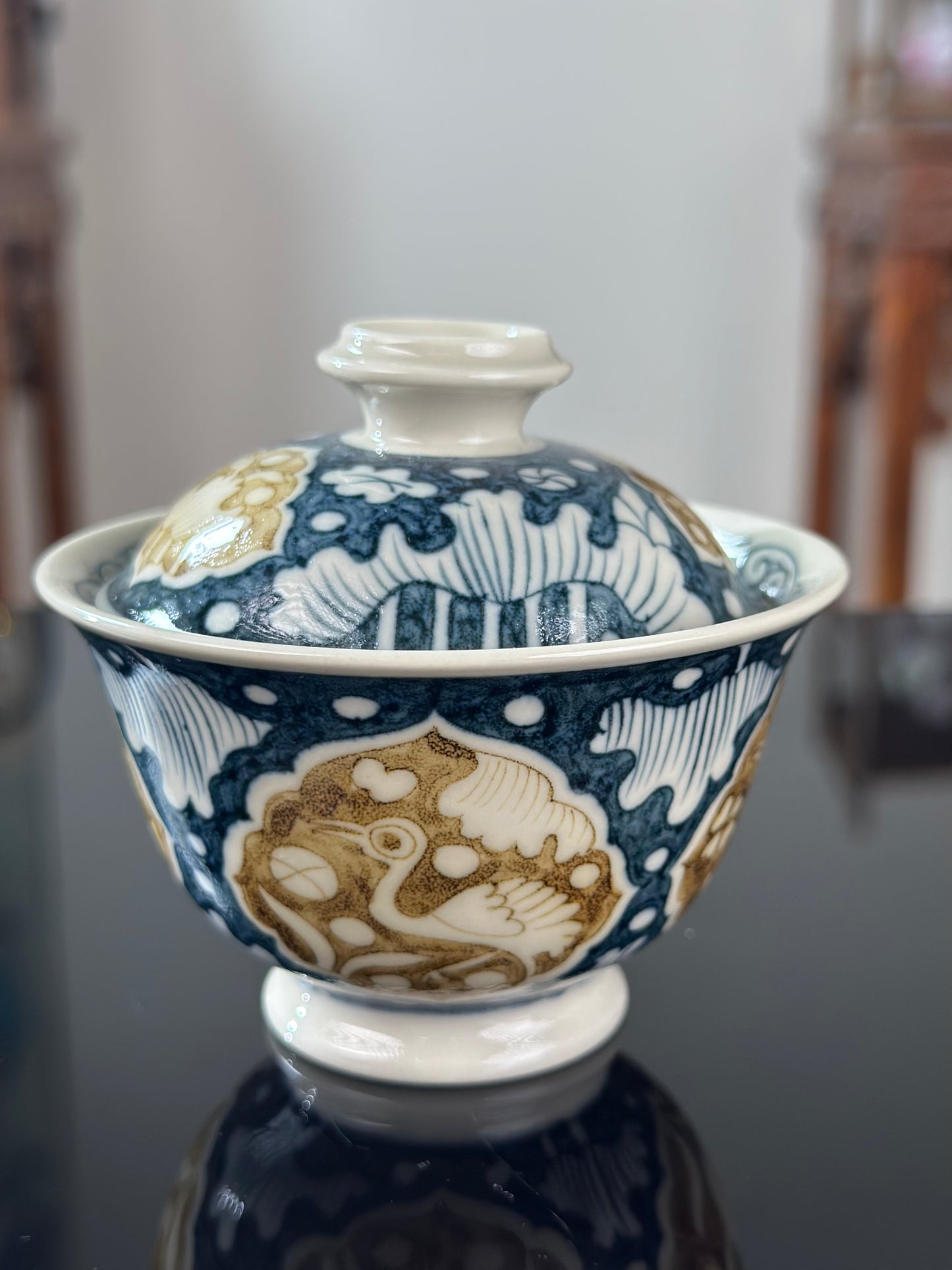Handpainted Chinese Luxious Blue White Porcelain Underglaze Gold Youlijin Classic Heron and Lotus Pattern Masterpiece Gaiwan Teacup Set Artwork