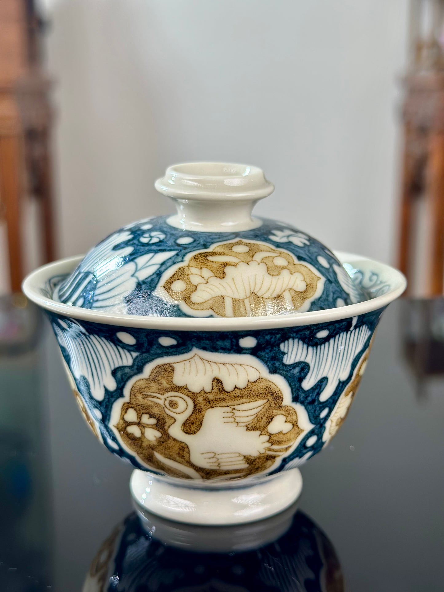 Handpainted Chinese Luxious Blue White Porcelain Underglaze Gold Youlijin Classic Heron and Lotus Pattern Masterpiece Gaiwan Teacup Set Artwork
