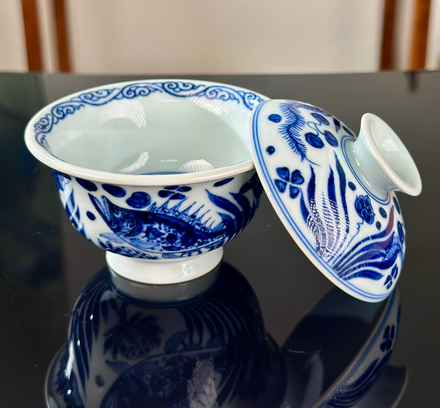 Hand Painted Chinese Blue and White Porcelain Fish and Algae Pattern Teacup Jingdezhen Master Ceramic Artwork
