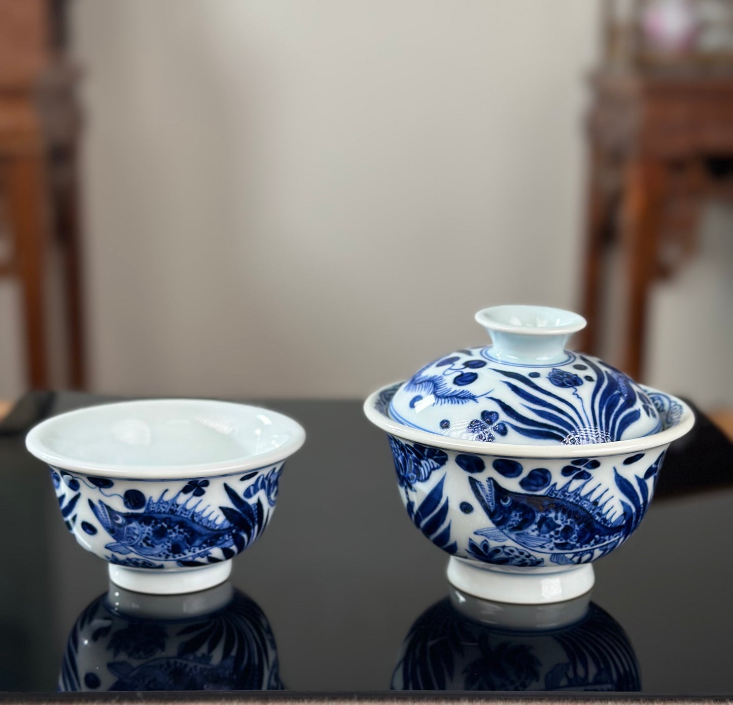 Hand Painted Chinese Blue and White Porcelain Fish and Algae Pattern Teacup Jingdezhen Master Ceramic Artwork