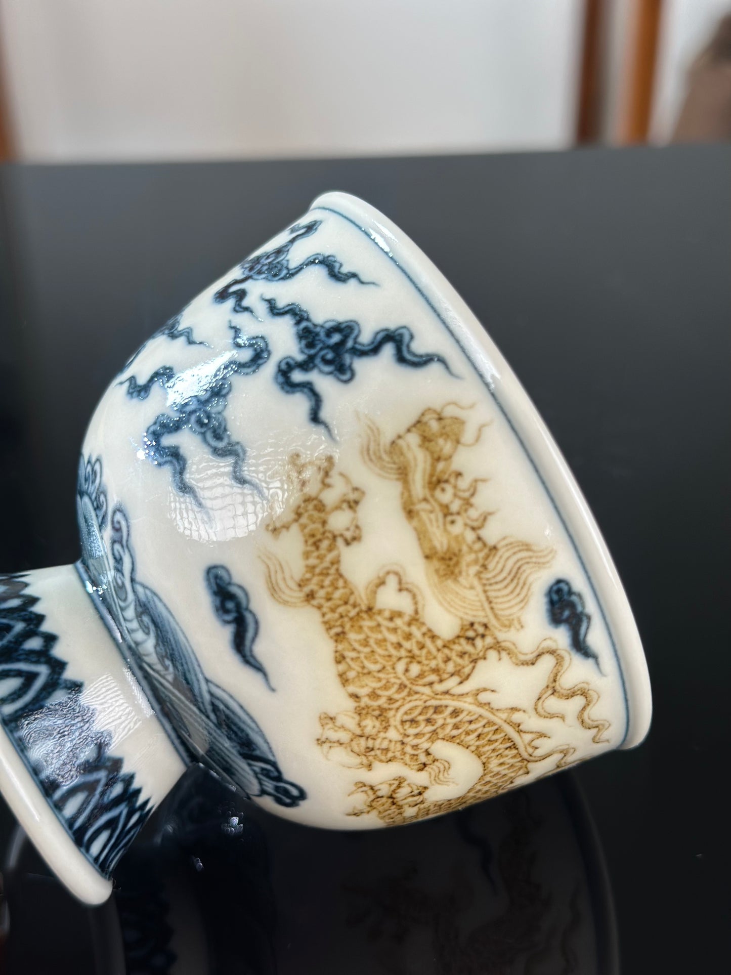 Handpainted Chinese Luxious Blue White Porcelain Underglaze Gold Youlijin Classic Xuande Double Dragon Pattern Artwork Teacup