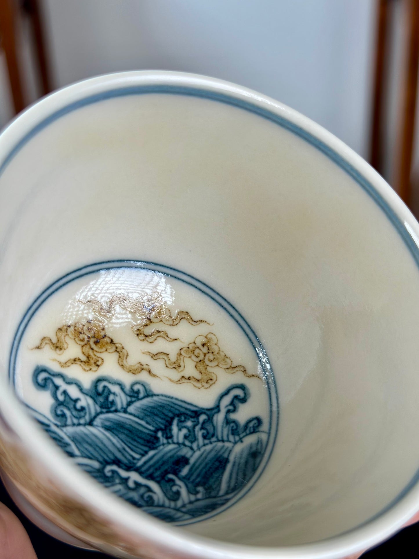 Handpainted Chinese Luxious Blue White Porcelain Underglaze Gold Youlijin Classic Xuande Double Dragon Pattern Artwork Teacup