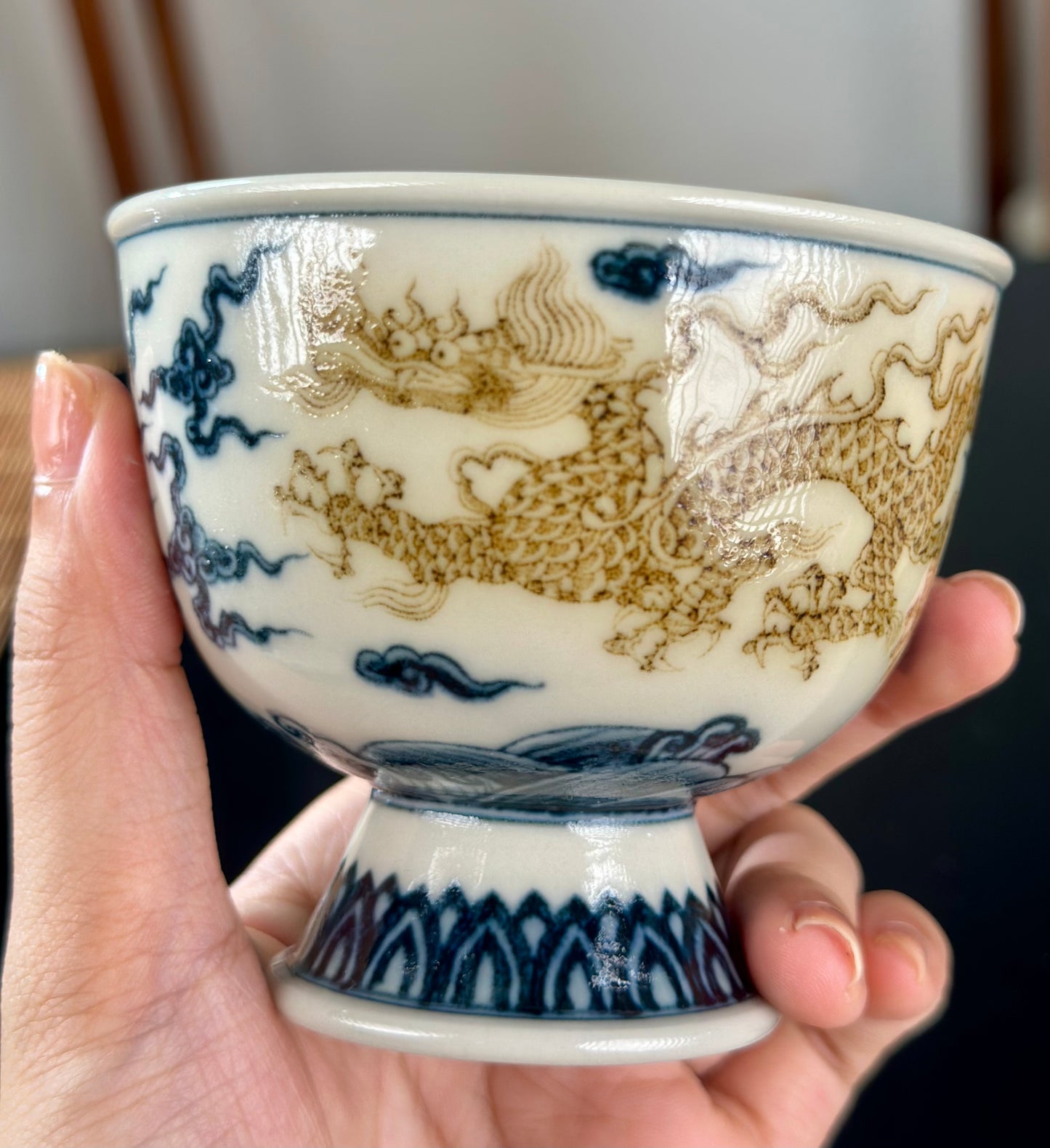 Handpainted Chinese Luxious Blue White Porcelain Underglaze Gold Youlijin Classic Xuande Double Dragon Pattern Artwork Teacup