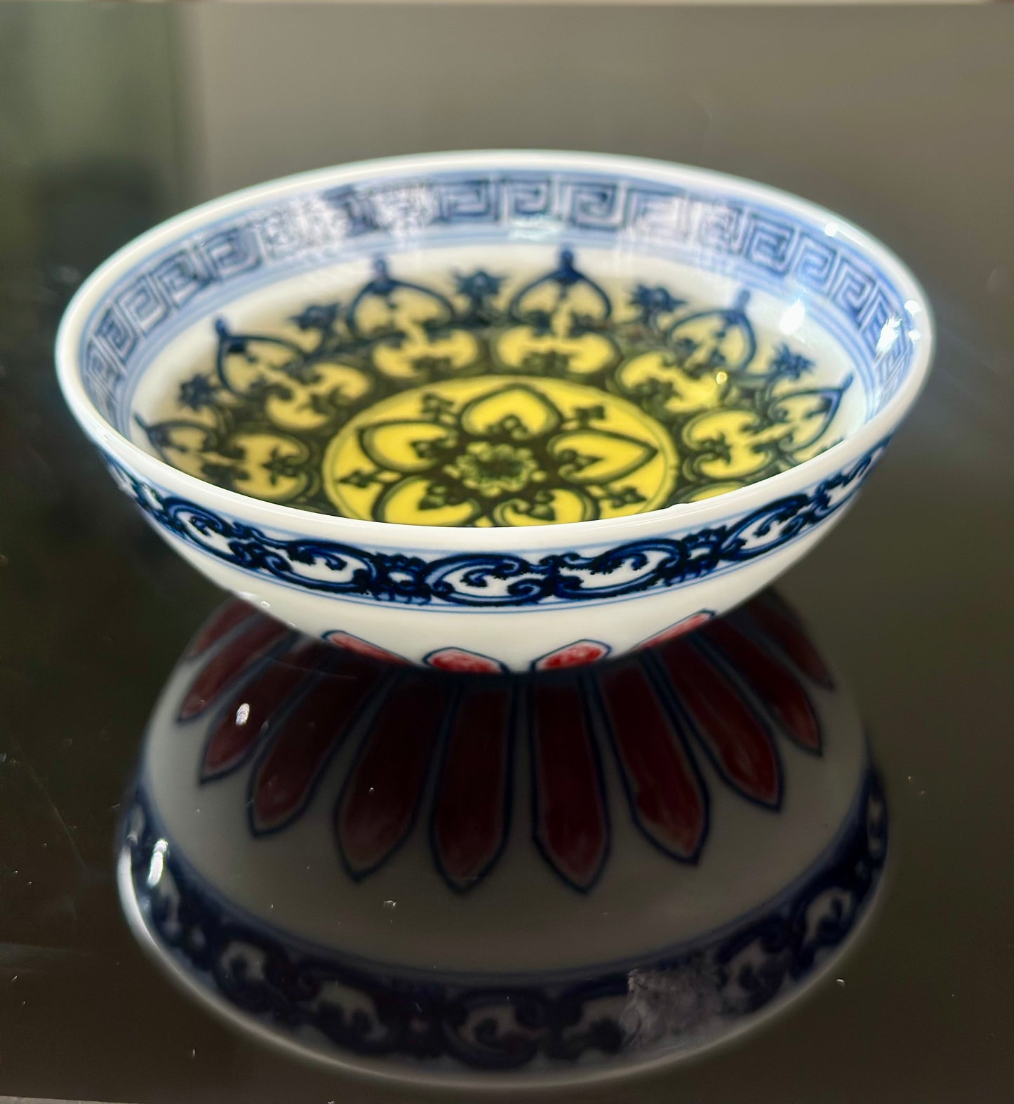 Handpainted Chinese Blue and White Underglaze Red Youlihong Porcelain Jingdezhen Traditional Baoxiang Flower Pattern Teacup