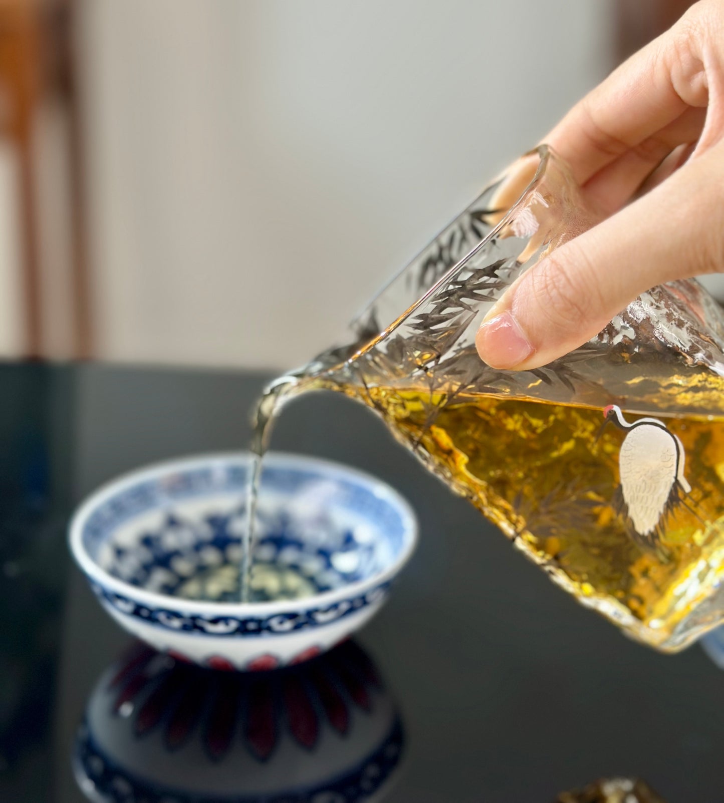 Handpainted High Quality High Borosilicate Chinese Traditional Crane Painting Gongdaobei Fair Cup 220ml