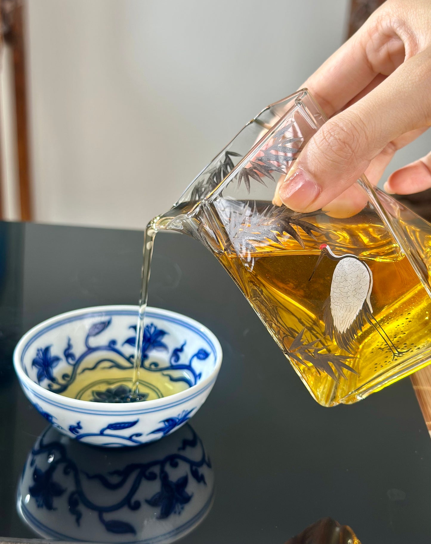 Handpainted High Quality High Borosilicate Chinese Traditional Crane Painting Gongdaobei Fair Cup 200ml