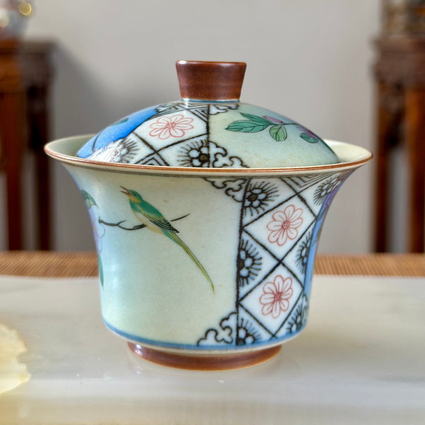 Handpainted Chinese High End Famille Rose Blue White Porcelain Gaiwan Flower and Bird Pattern Teapot