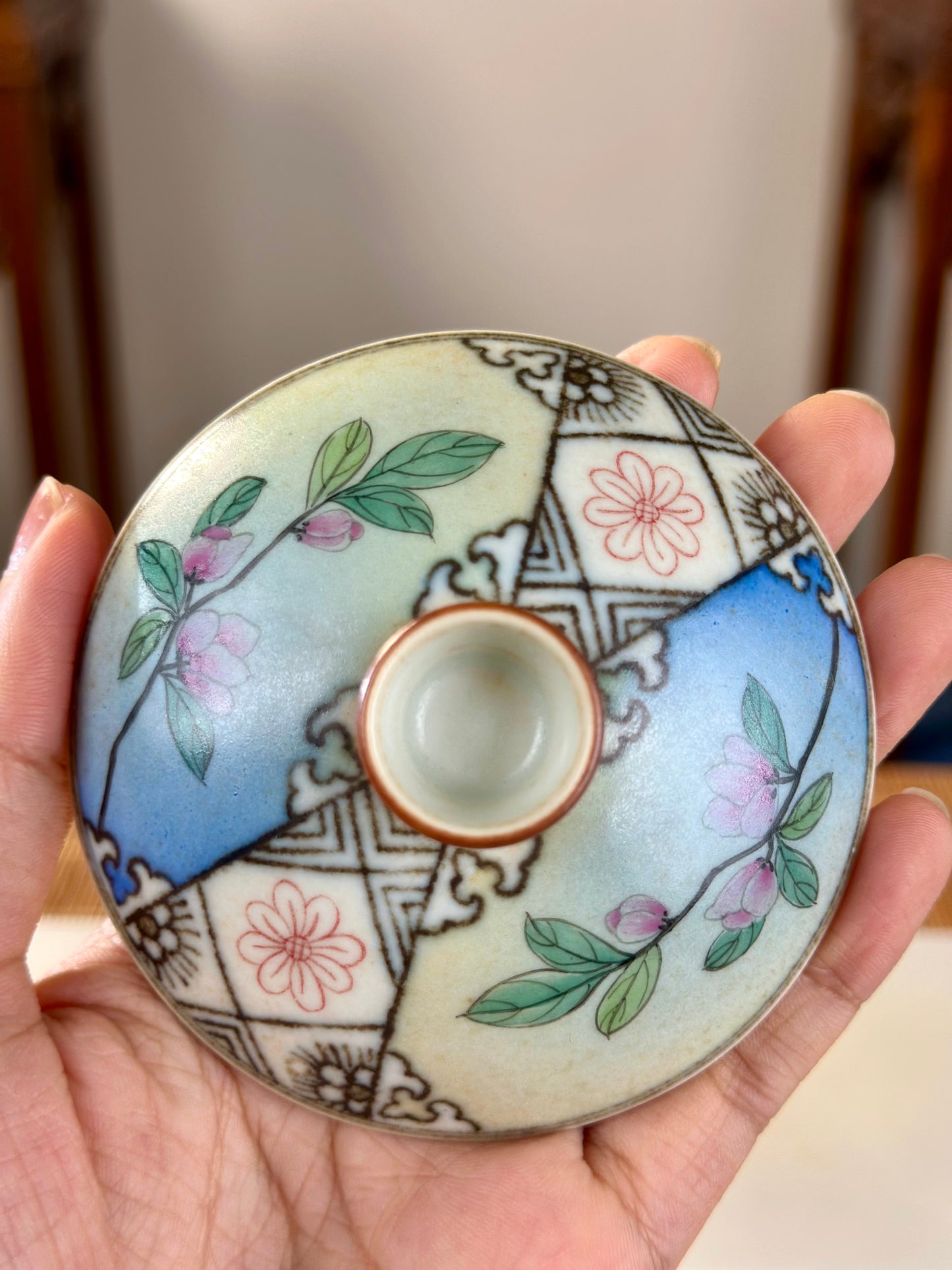Handpainted Chinese High End Famille Rose Blue White Porcelain Gaiwan Flower and Bird Pattern Teapot