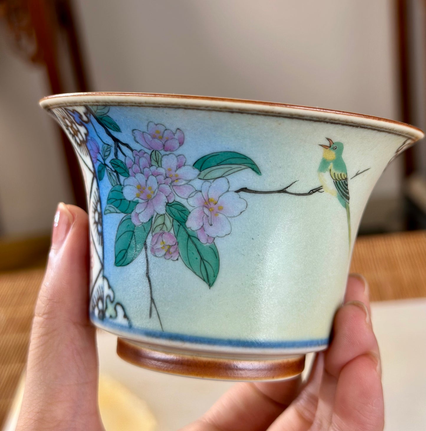 Handpainted Chinese High End Famille Rose Blue White Porcelain Gaiwan Flower and Bird Pattern Teapot