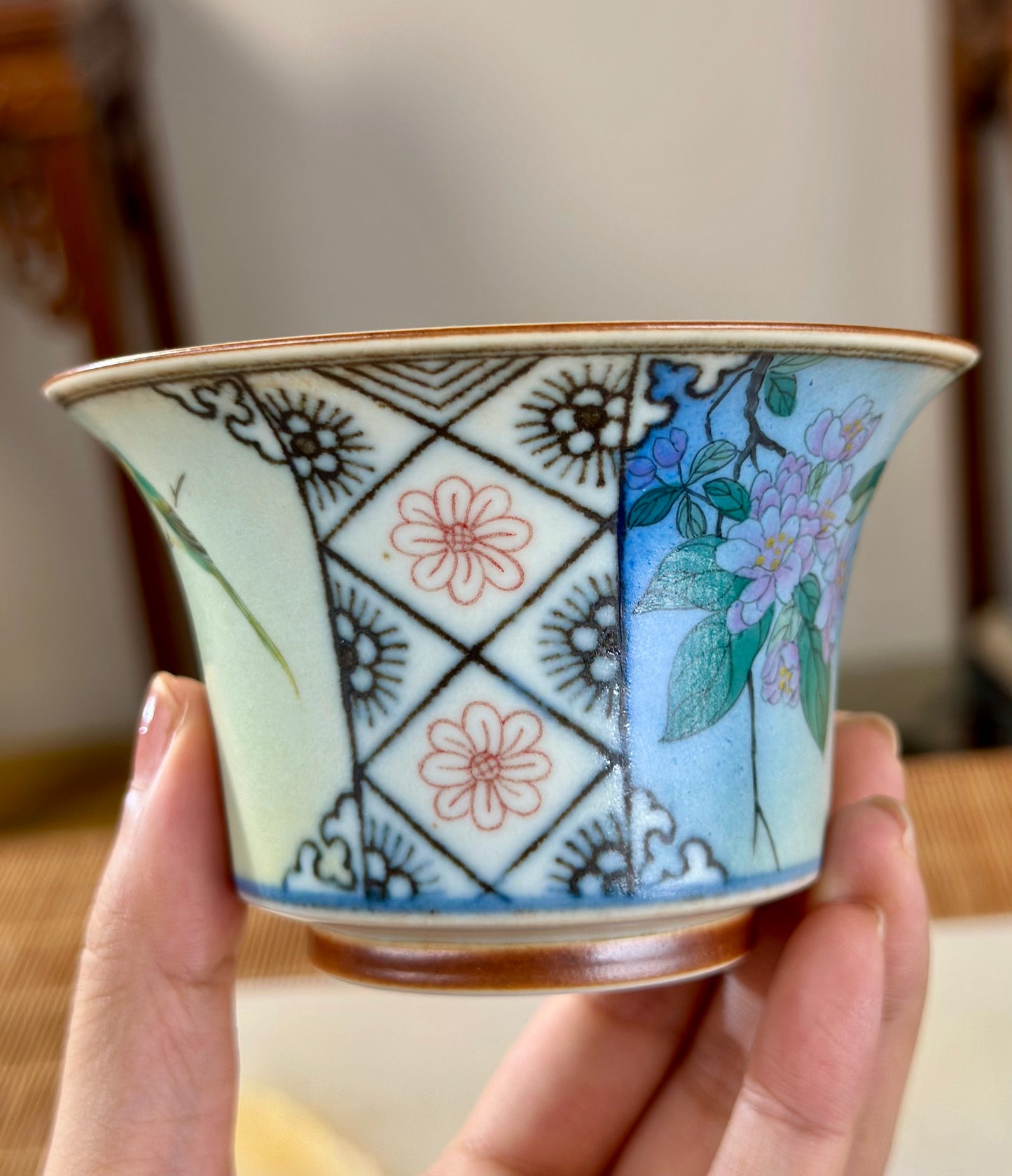 Handpainted Chinese High End Famille Rose Blue White Porcelain Gaiwan Flower and Bird Pattern Teapot