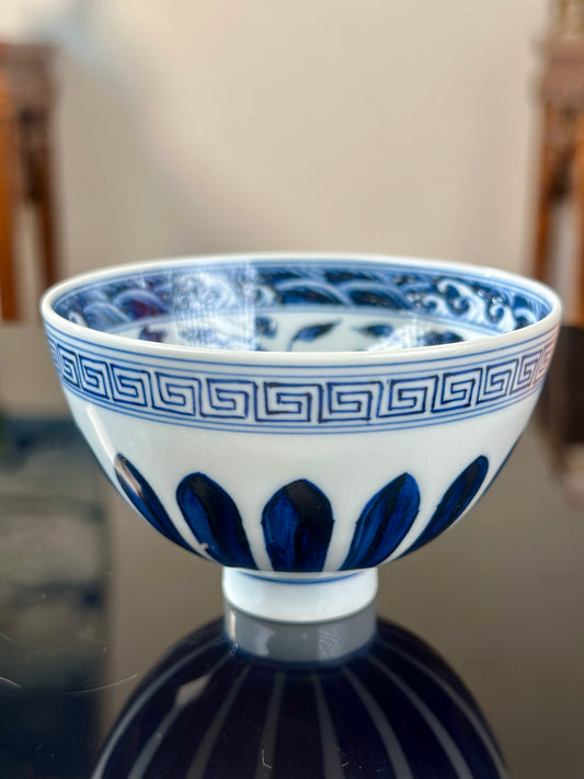 Handpainted Chinese Traditional Chrysanthemun  Flower Pattern Blue and White Porcelain Jingdezhen Jixin Teacup
