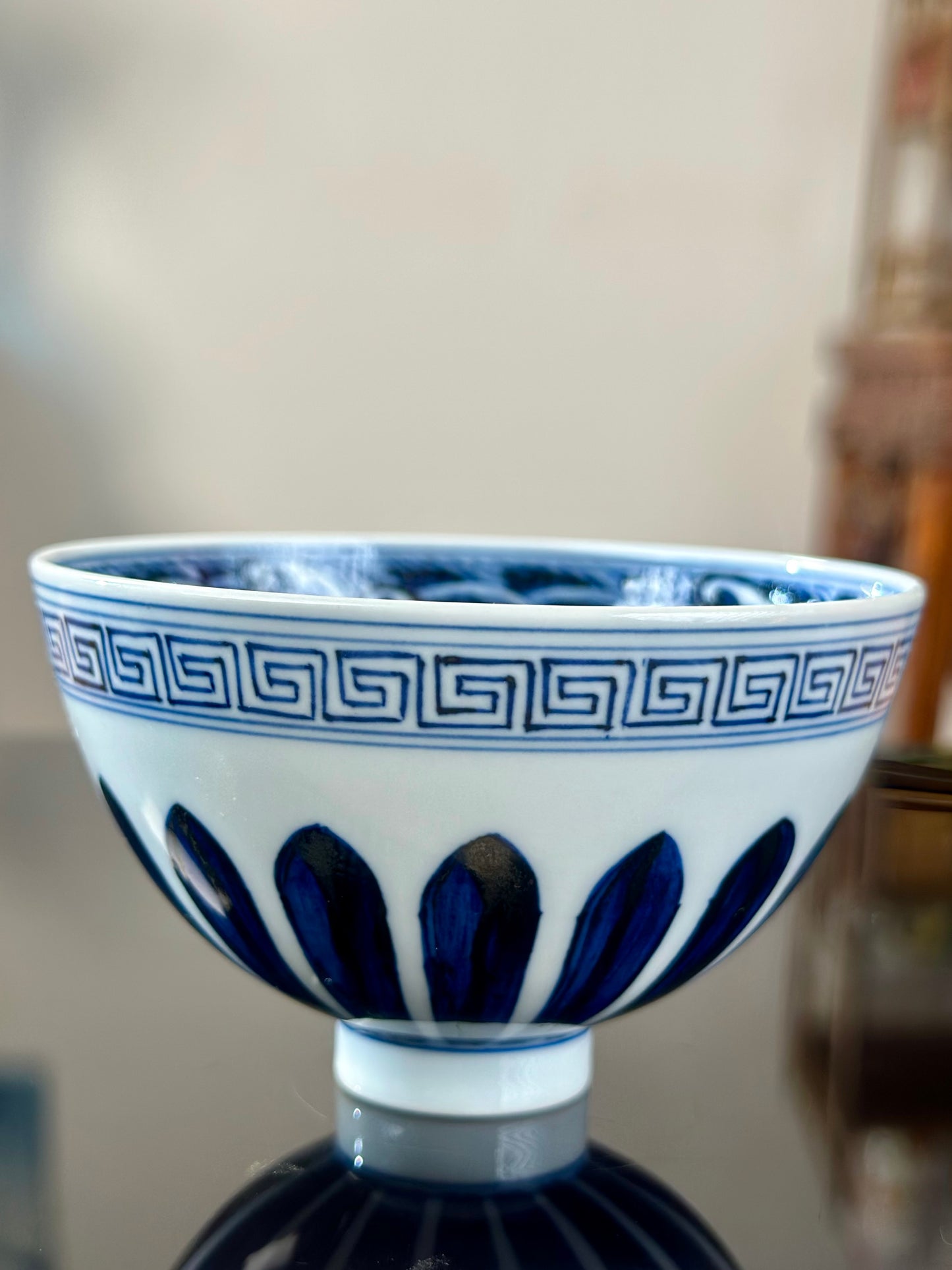 Handpainted Chinese Traditional Chrysanthemun  Flower Pattern Blue and White Porcelain Jingdezhen Jixin Teacup