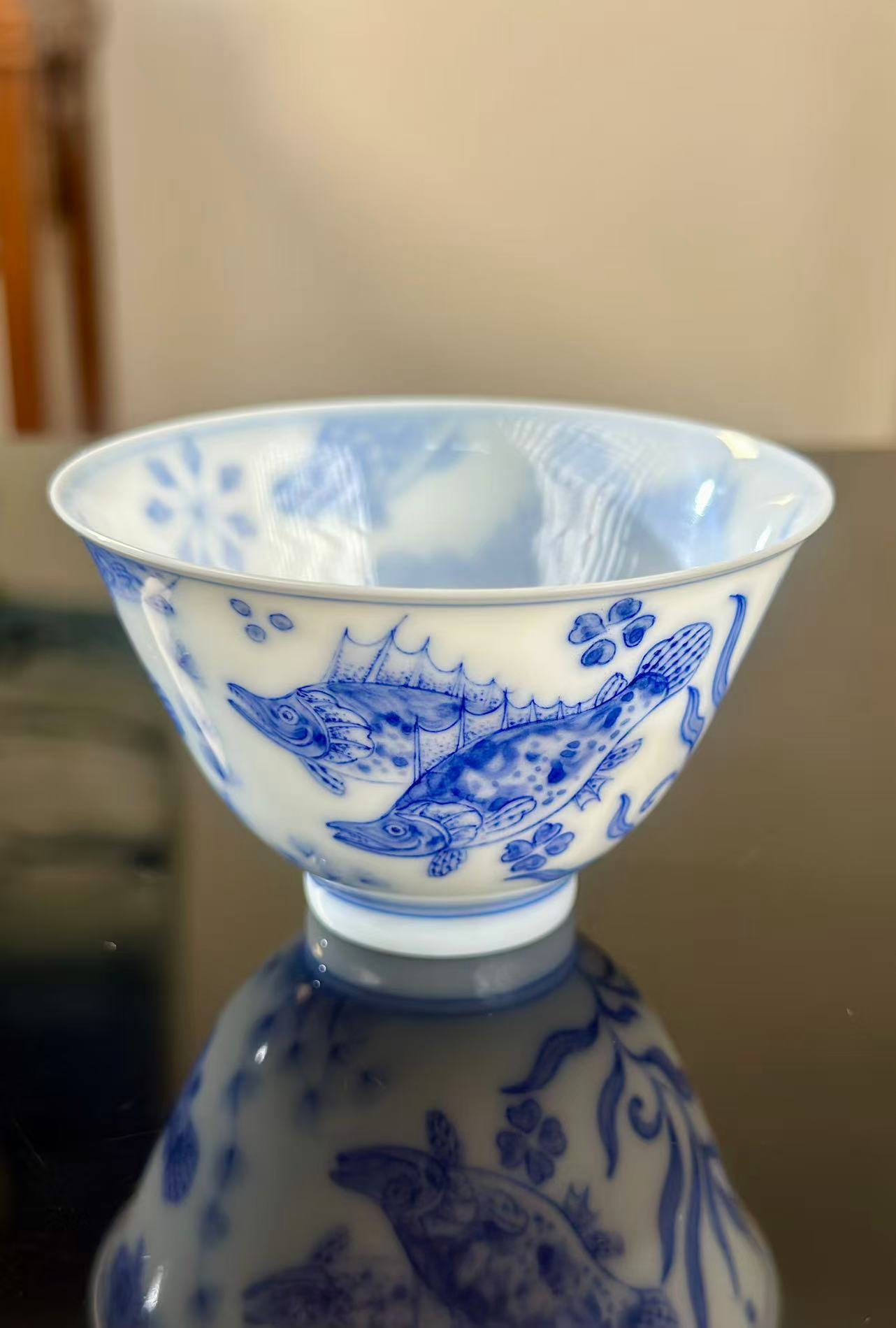 Handpainted Chinese Traditional Fish Pattern Blue and White Porcelain Jingdezhen Super Thin eacup